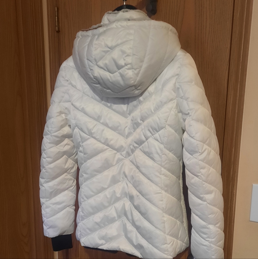 Nautica Women's White Puffer Jacket with Faux Fur Hood - Picture 7 of 13